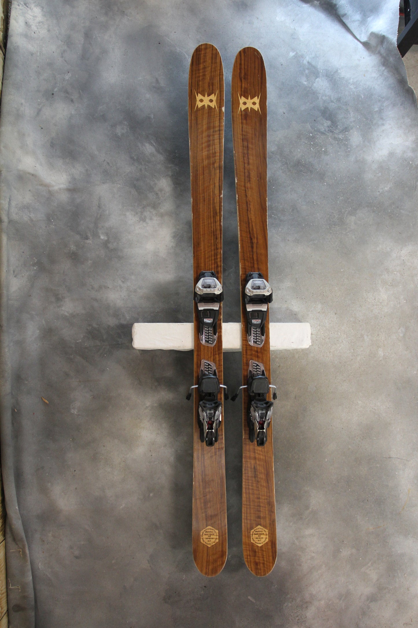 Burnt Special 90, 168cm + Marker Griffon Demo Bindings