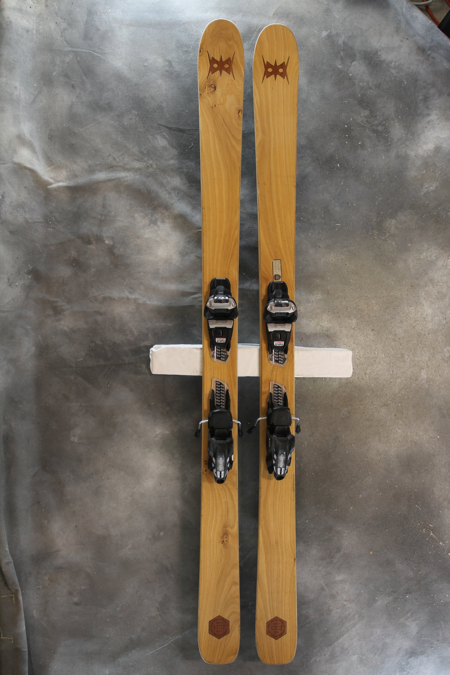 Le Mont 180 Custom + Marker Griffon Demo Bindings